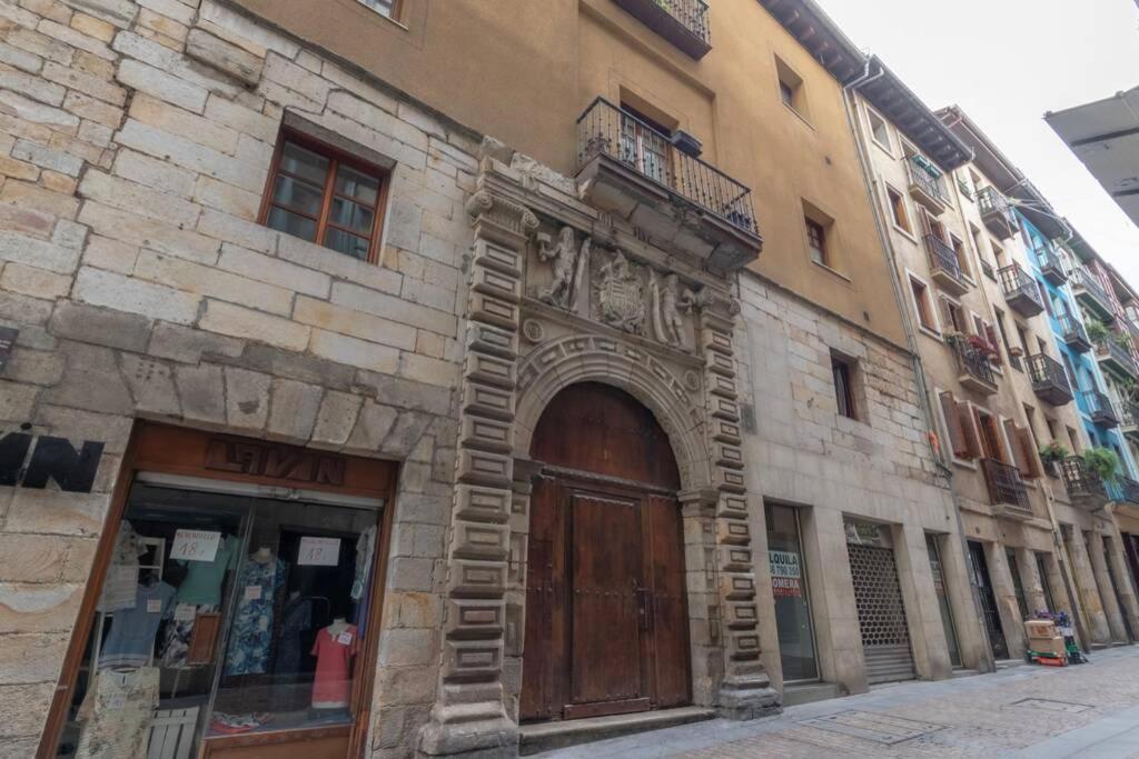 Precioso Apartamento En Antiguo Palacio Bilbao Kültér fotó